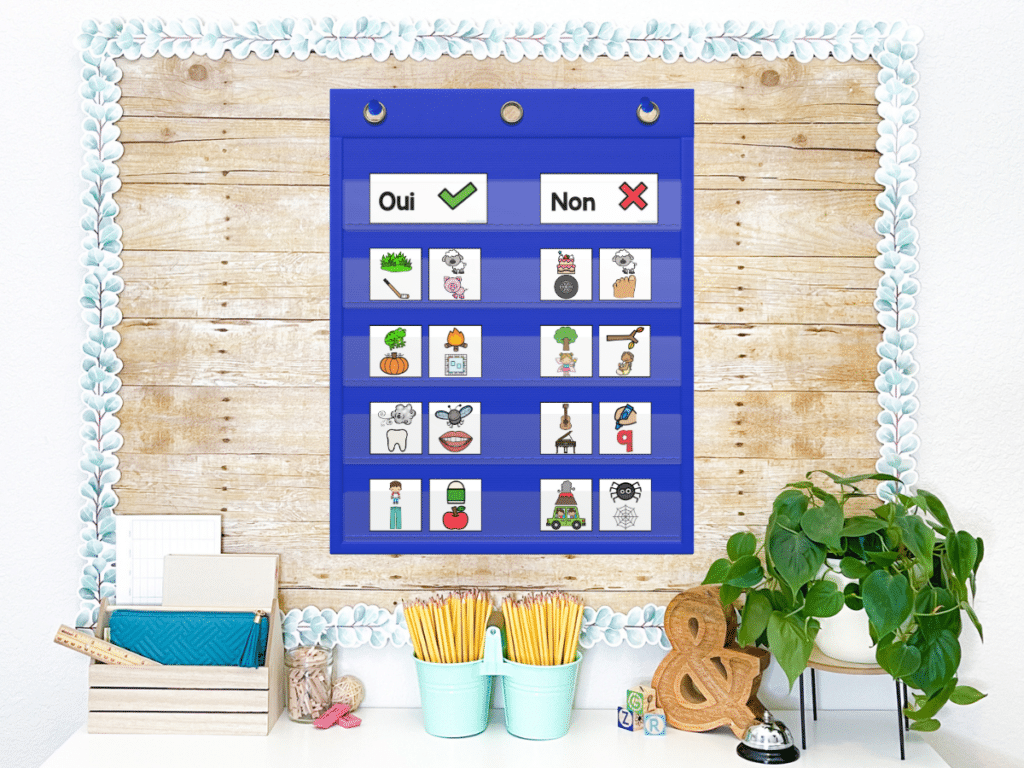 Identifying rhymes is the first step in mastering this important French phonological awareness skill. Use this rhyming pocket sorting centre to help your students learn to identify whether or not two words rhyme in French.