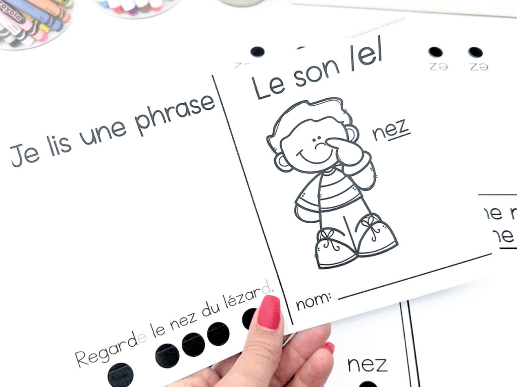 These French decodable books are perfect for students who are learning to read French compound sounds. Each book focuses only on one complex sound.