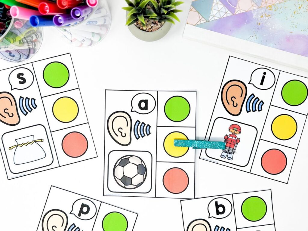 A great French phonemic awareness activity is to practice identifying sounds within words. These French science of reading activities will allow students to practice phonemic awareness by identifying where a sound is within a word.