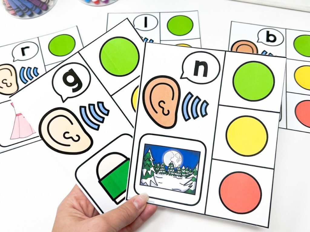 French clip cards to practice identifying phonemes in words